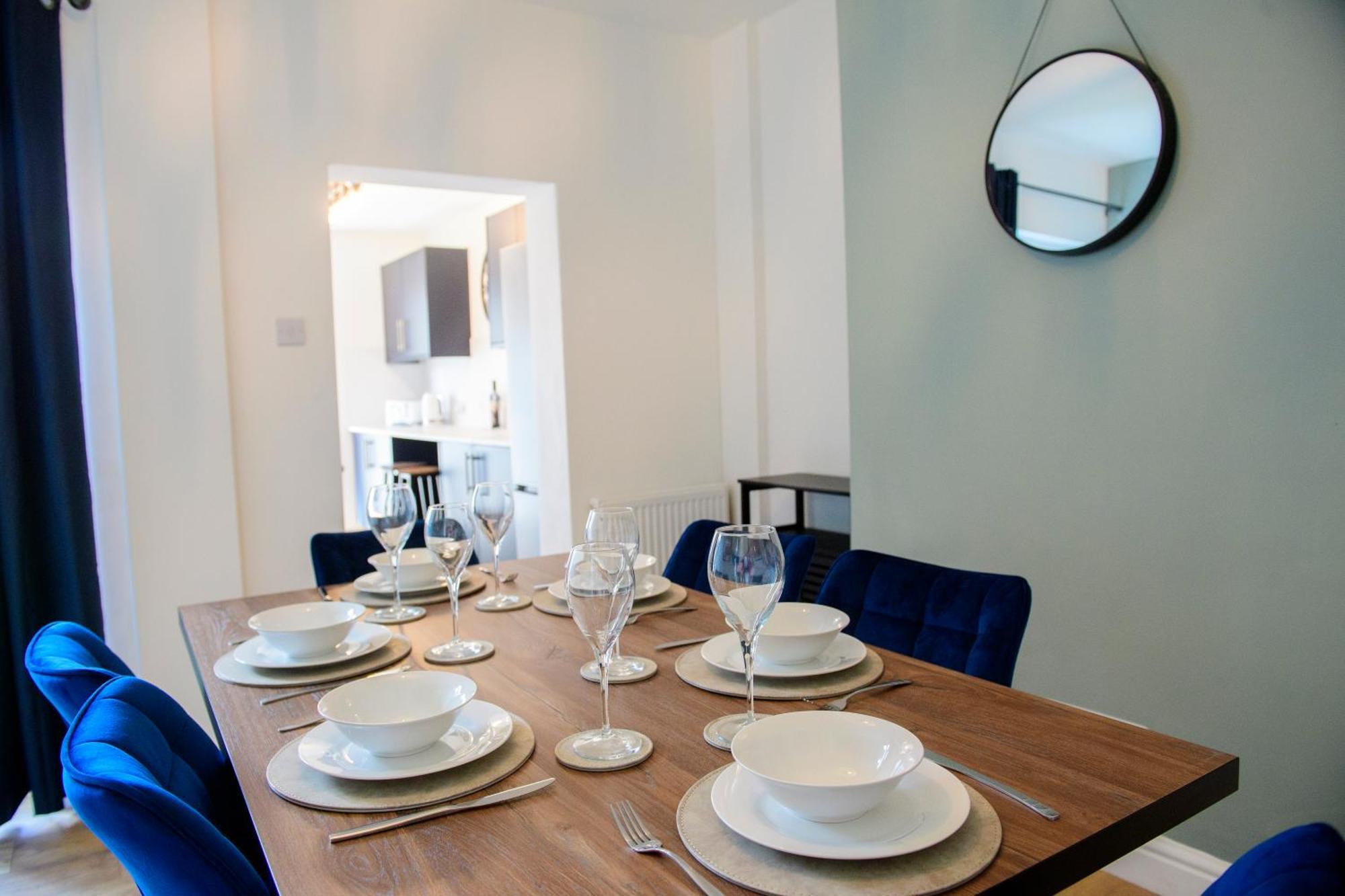 فيلا Stunning House - Sleeps 7 - 5 Mins Walk To Lincoln High Street - Parking - Wifi المظهر الخارجي الصورة